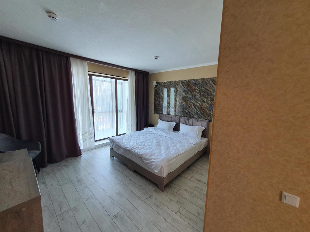 Artist Regenci Hotel Tasken Kültér fotó